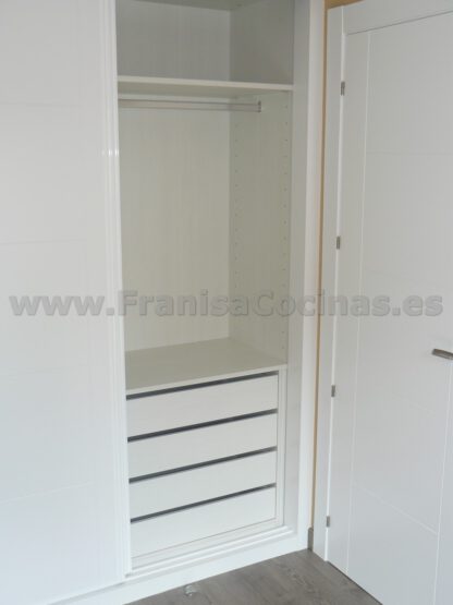 Armario empotrado lacado blanco - Imagen 16