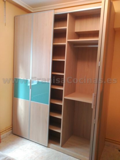 Armario empotrado puertas plegables a la medida - Imagen 5