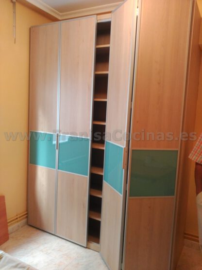 Armario empotrado puertas plegables a la medida - Imagen 7