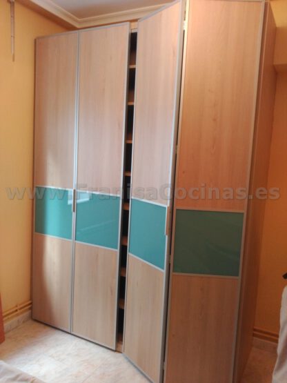 Armario empotrado puertas plegables a la medida - Imagen 8