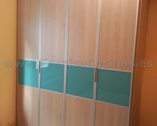 Armario empotrado puertas plegables a la medida