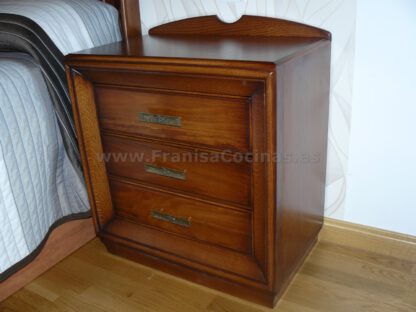Dormitorio de madera maciza a la medida - Imagen 12
