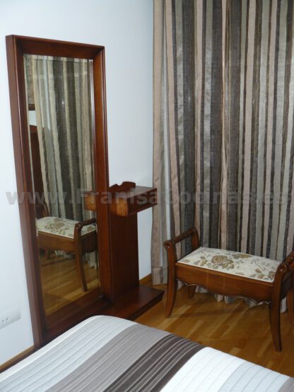 Dormitorio de madera maciza a la medida - Imagen 15
