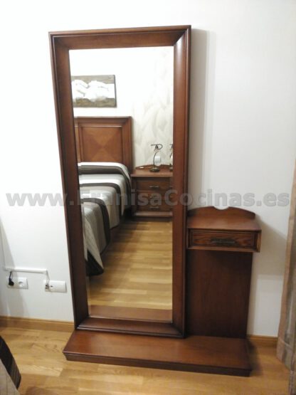 Dormitorio de madera maciza a la medida - Imagen 4