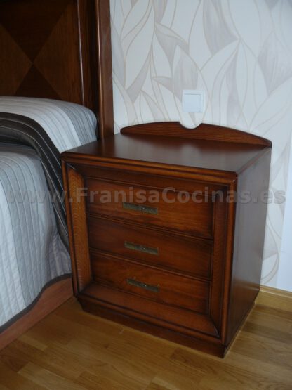Dormitorio de madera maciza a la medida - Imagen 7