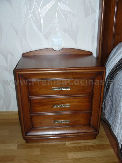 Dormitorio de madera maciza a la medida - Imagen 8