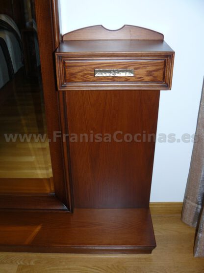 Dormitorio de madera maciza a la medida - Imagen 9
