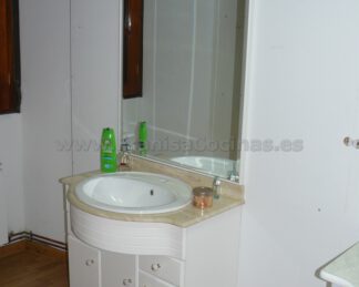 Mueble de baño lacado blanco de exposición