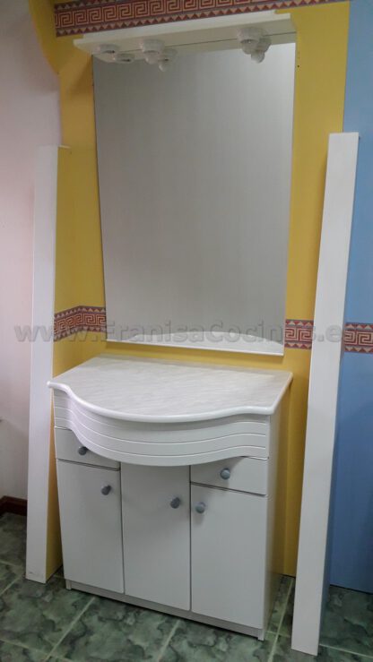 Mueble de baño laminado blanco y tirador gris de Exposición