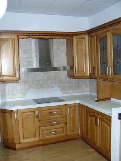 Muebles de cocina de madera nuevos de exposición