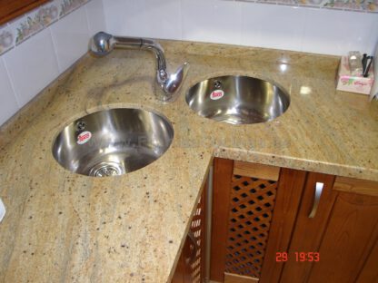 Muebles de cocina de castaño color cerezo - Imagen 11