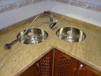 Muebles de cocina de castaño color cerezo - Imagen 12