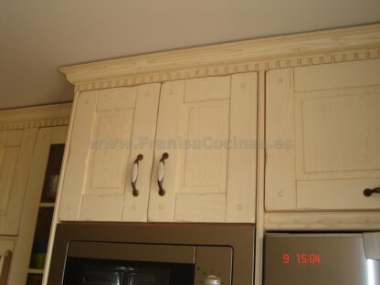 Muebles de cocina de madera rústica - Imagen 17