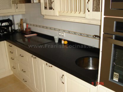 Muebles de cocina de madera rústica - Imagen 18
