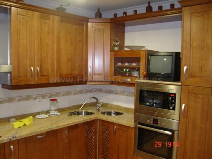 Muebles de cocina de castaño color cerezo - Imagen 13