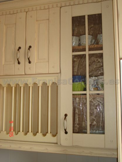 Muebles de cocina de madera rústica - Imagen 23