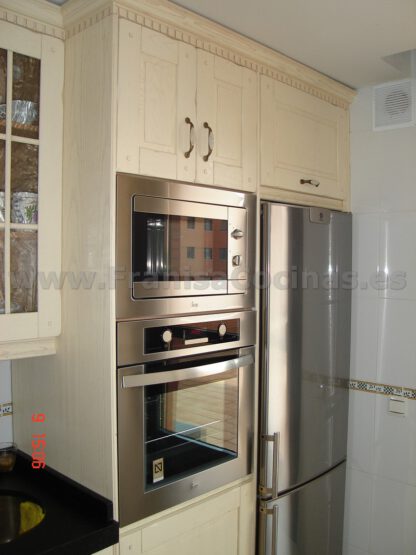 Muebles de cocina de madera rústica - Imagen 26