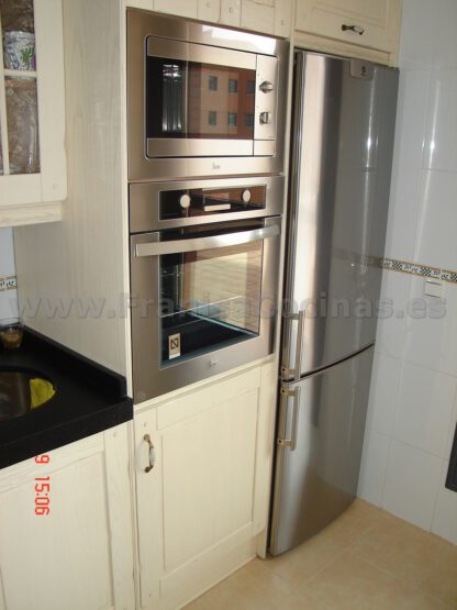 Muebles de cocina de madera rústica - Imagen 27