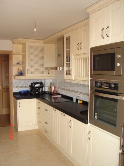 Muebles de cocina de madera rústica - Imagen 4