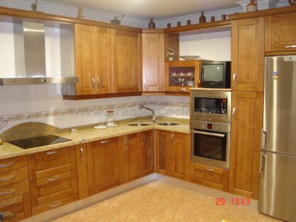 Muebles de cocina de castaño color cerezo