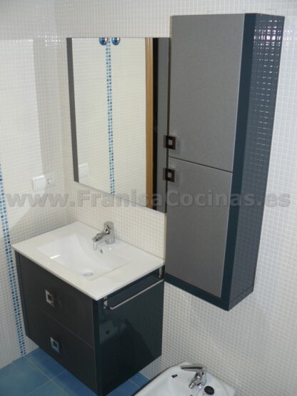 Mueble de baño lacado gris metalizado