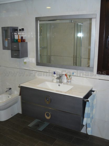 Mueble de baño metalizado gris