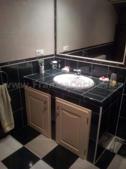 Frontal de puertas para mueble de baño de madera a la medida - Imagen 2