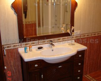 Mueble de baño rústico de madera