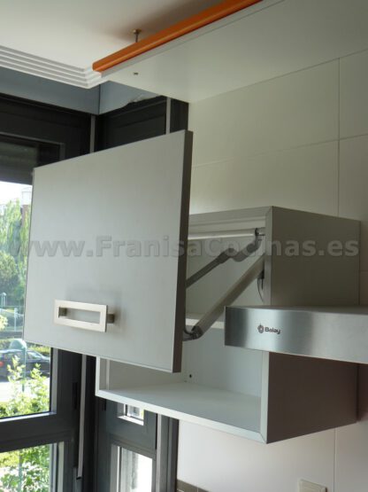 Muebles de cocina laminado blanco y naranja - Imagen 14