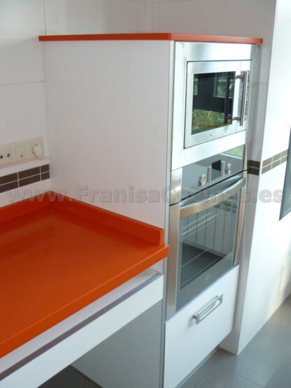 Muebles de cocina laminado blanco y naranja - Imagen 21