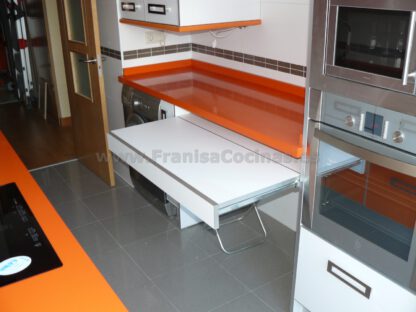 Muebles de cocina laminado blanco y naranja - Imagen 18