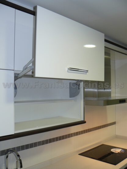 Muebles de cocina laminado blanco y wengue - Imagen 34