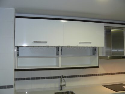Muebles de cocina laminado blanco y wengue - Imagen 35