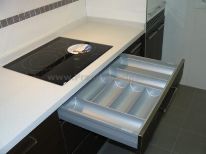 Muebles de cocina laminado blanco y wengue - Imagen 45