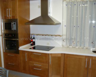 Muebles de cocina enmarcada en madera de haya tintada