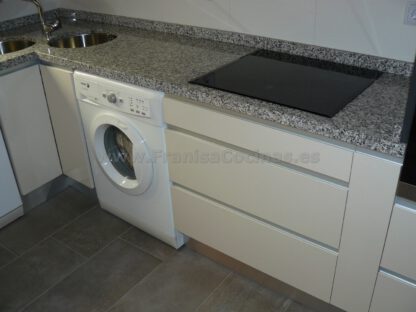 Muebles de cocina tirador efecto gola y oculto - Imagen 12