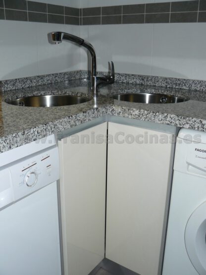 Muebles de cocina tirador efecto gola y oculto - Imagen 15