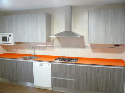 Muebles de cocina tirador efecto gola y tirador oculto