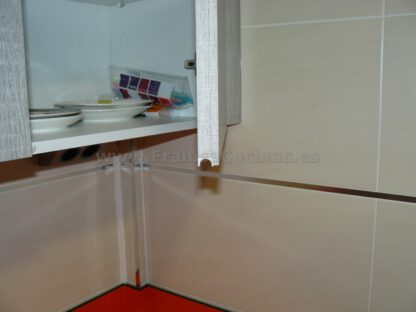 Muebles de cocina tirador efecto gola y tirador oculto - Imagen 26