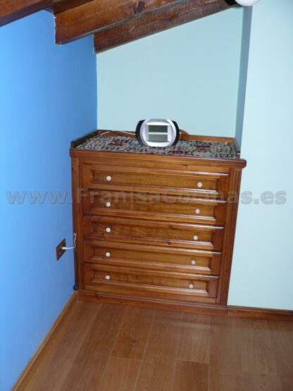 Armario a la medida de madera de pino - Imagen 3