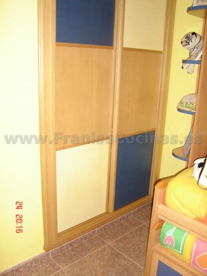Armario empotrado corredera a juego de habitación - Imagen 3