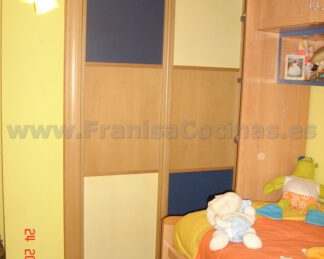 Armario empotrado corredera a juego de habitación