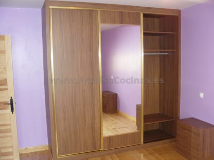 Armario empotrado corredera melamina nogal - Imagen 5