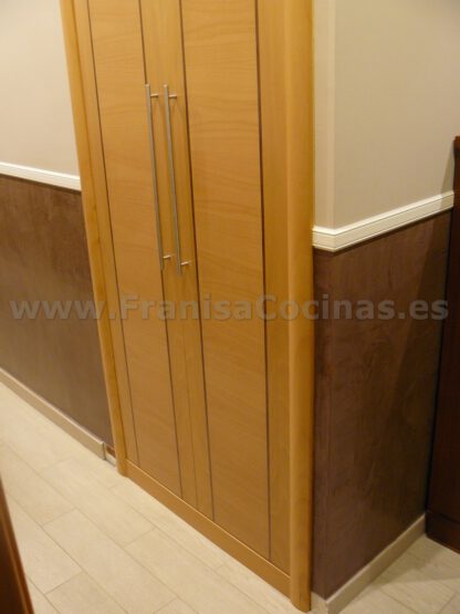 Armario empotrado puertas abatibles haya vaporizada - Imagen 2