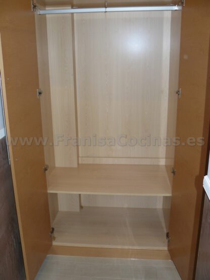 Armario empotrado puertas abatibles haya vaporizada - Imagen 6