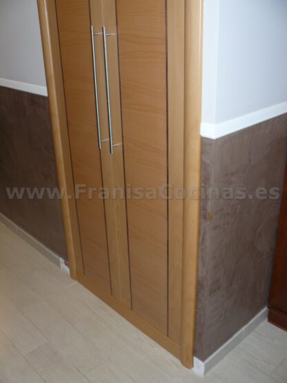 Armario empotrado puertas abatibles haya vaporizada - Imagen 4