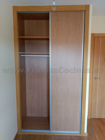 Armario empotrado puertas correderas melamina haya - Imagen 7