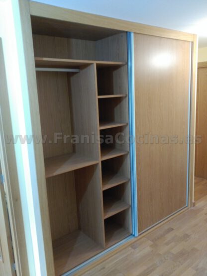 Armario empotrado puertas correderas melamina haya - Imagen 2