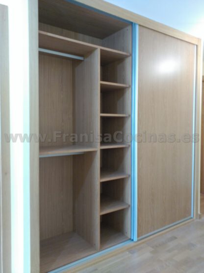 Armario empotrado puertas correderas melamina haya - Imagen 3