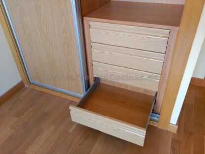Armario empotrado puertas correderas melamina haya - Imagen 5